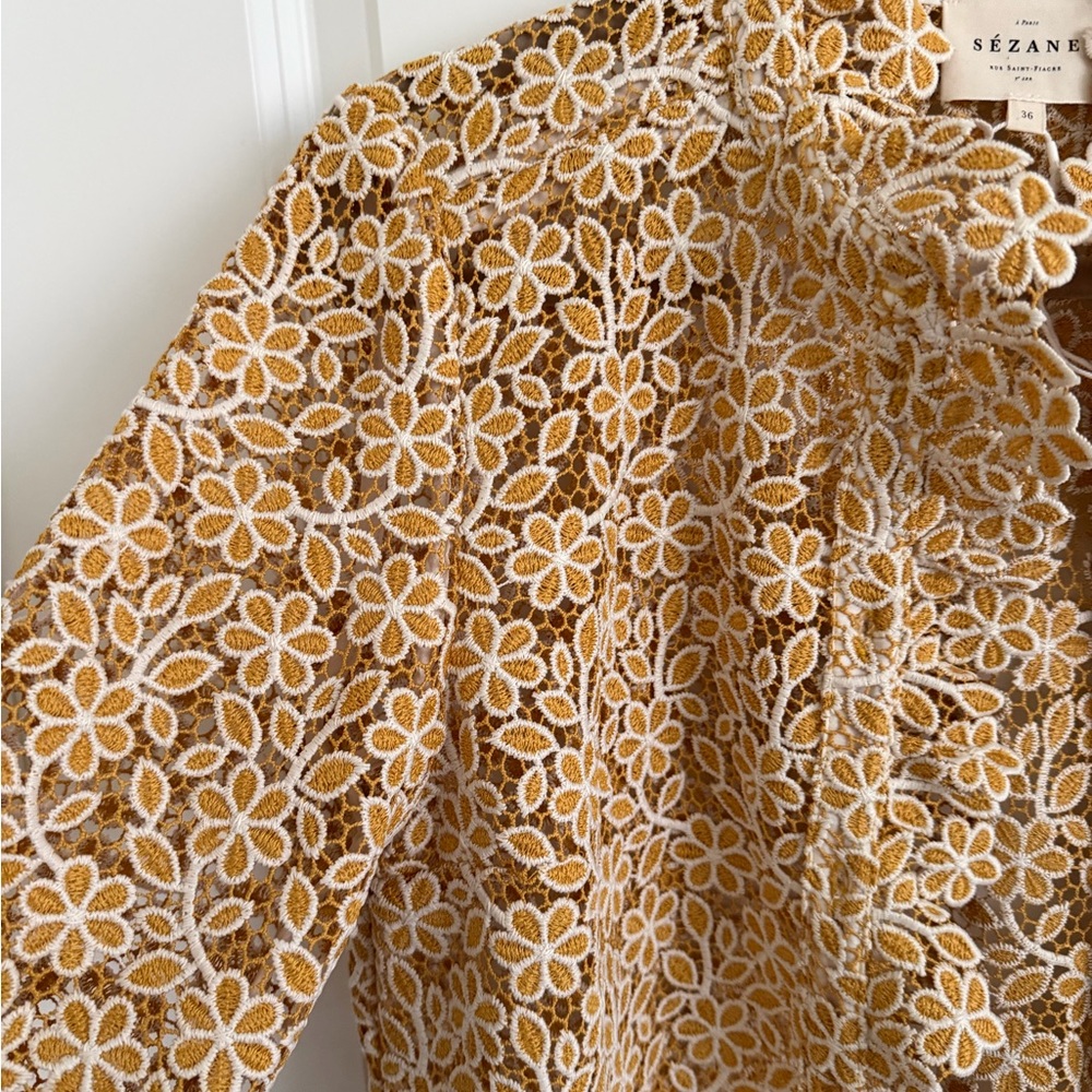 Sezane Chlo in Ochre Guipure lace - Picture 3 of 4
